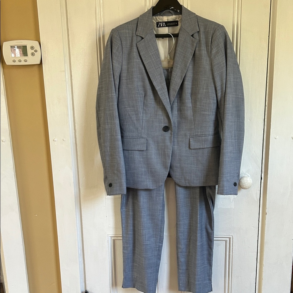 Zara Women’s Classic Gray Suit